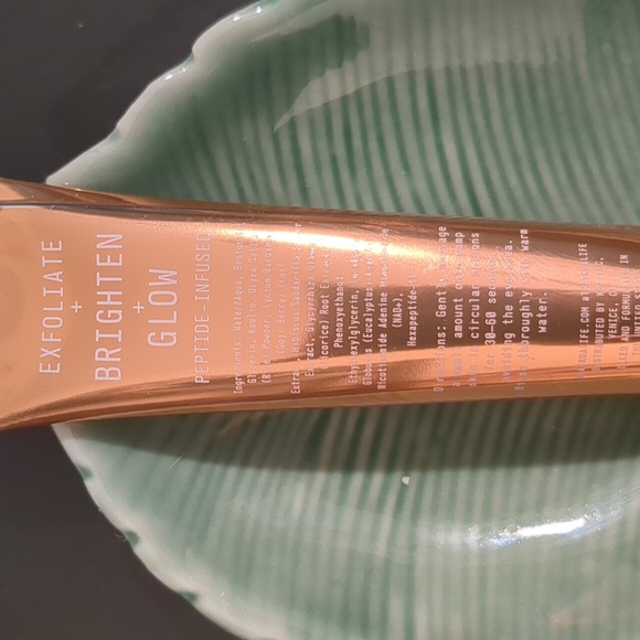 Facial Scrub - Picture 2 of 2